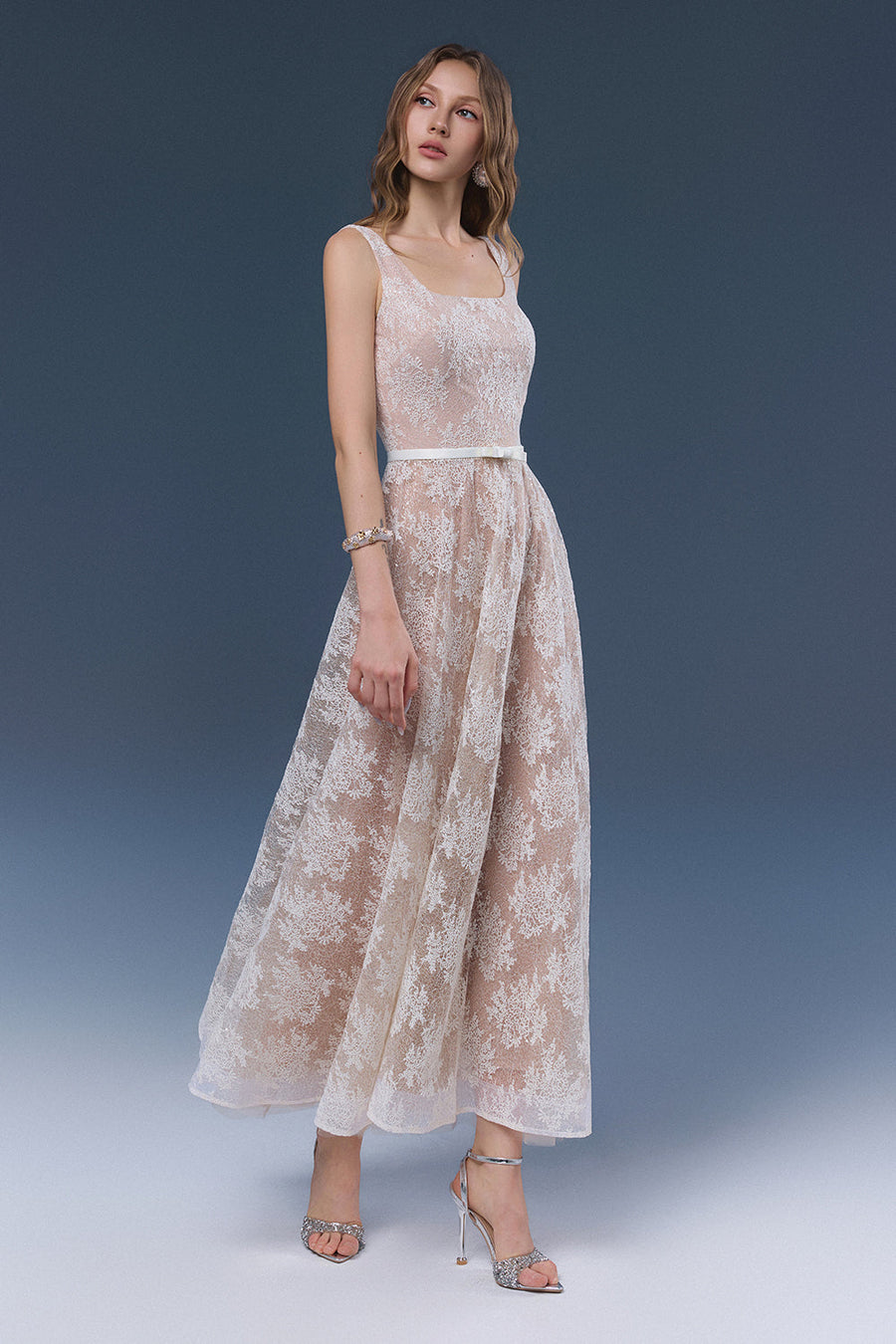 Yuri Lace Midi Dress 3