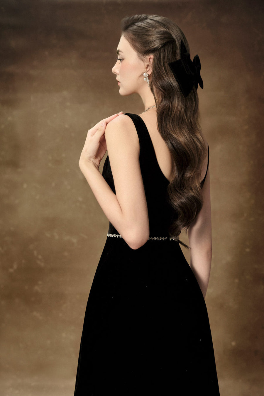 Ali A-line Semi-Heart Neck Velvet Midi Dress Midi Dress Delicate