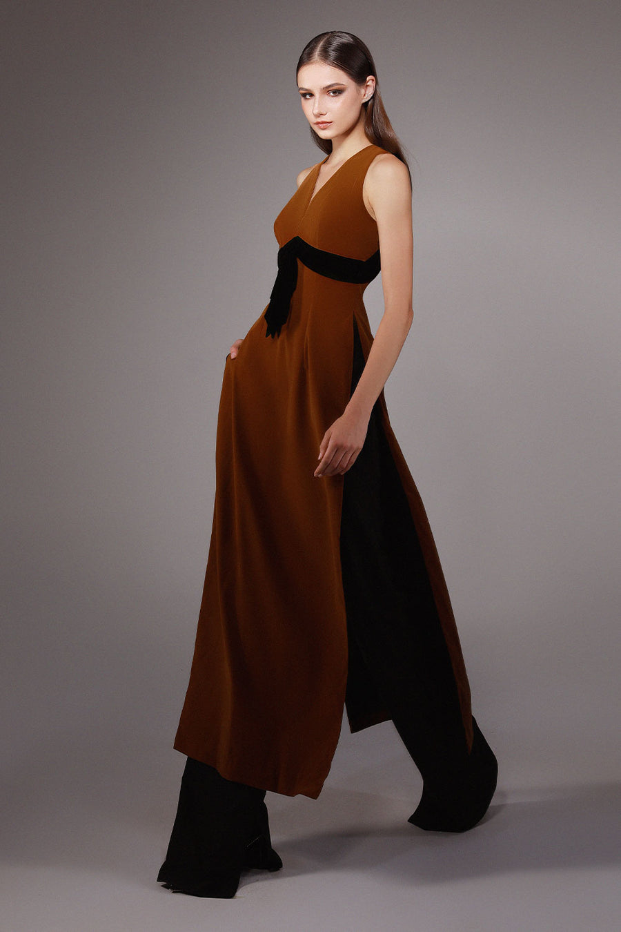 Cascade A-line V-Neck Velvet Floor Length Ao Dai Set 4