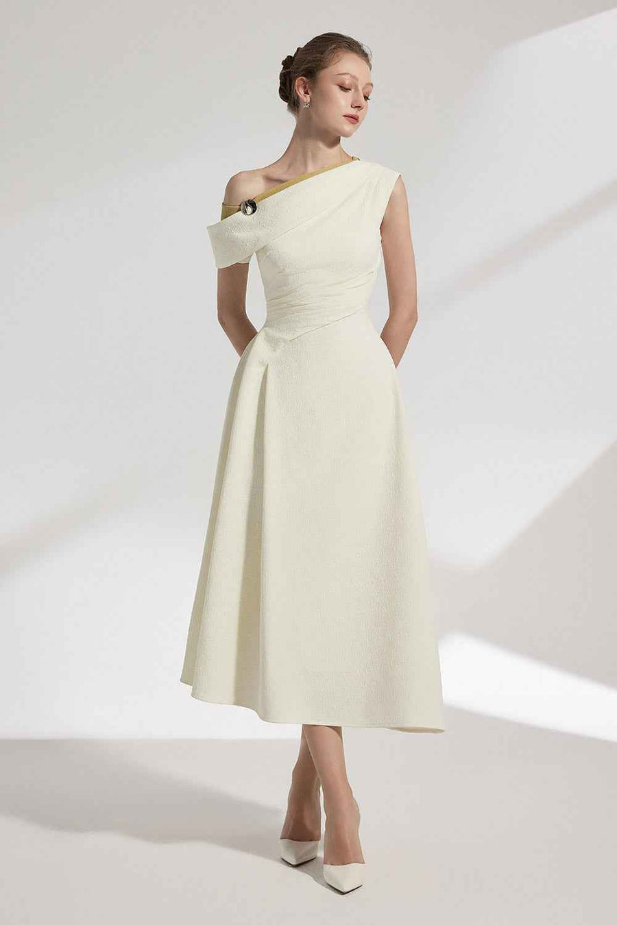 Elan A-line Diagonal Neck Texture Midi Dress