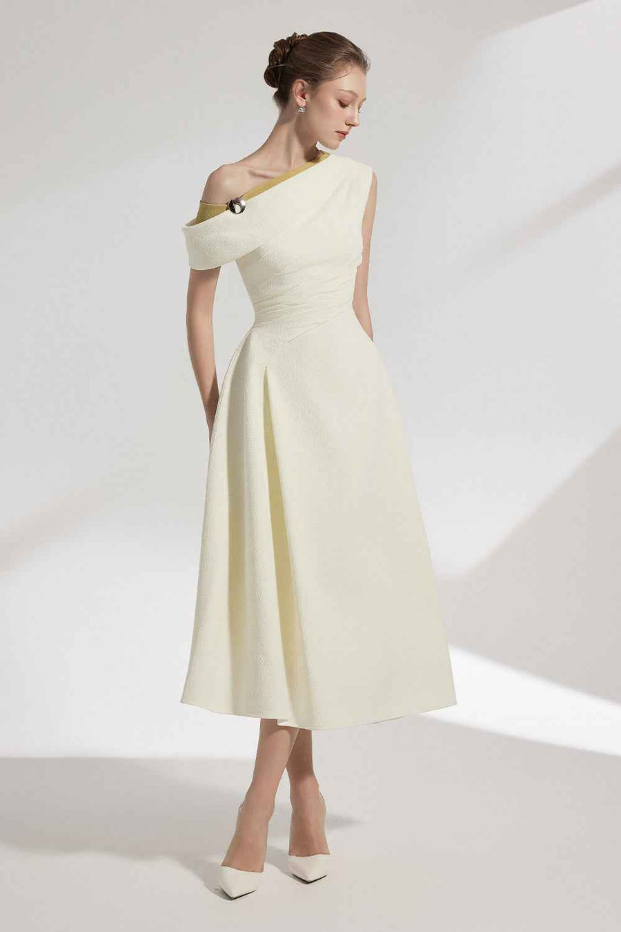 Elan A-line Diagonal Neck Texture Midi Dress