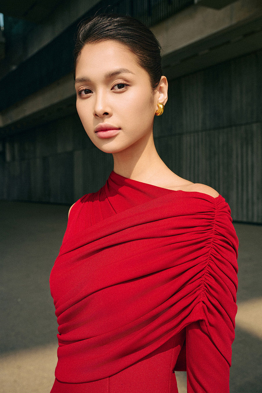Luminous A-line Asymmetric Shoulder Jersey Maxi Dress 2