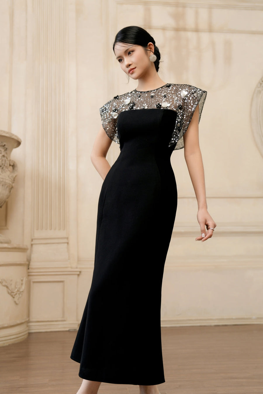 Lyra Mermaid Round Neck Velvet Midi Dress 3