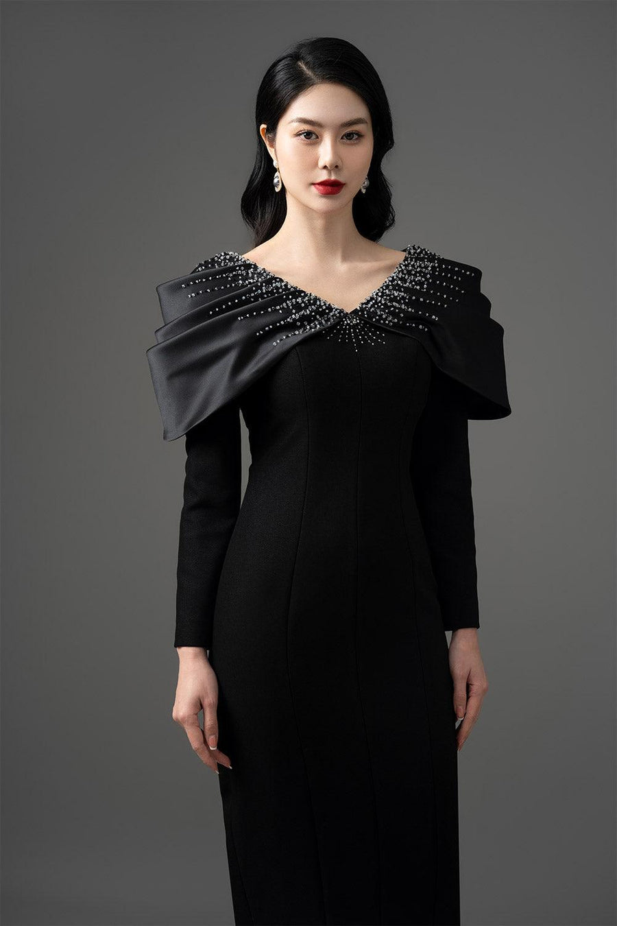Hirona Sheath V-Neck Taffeta Midi Dress Black Midi Dress CHANCOS