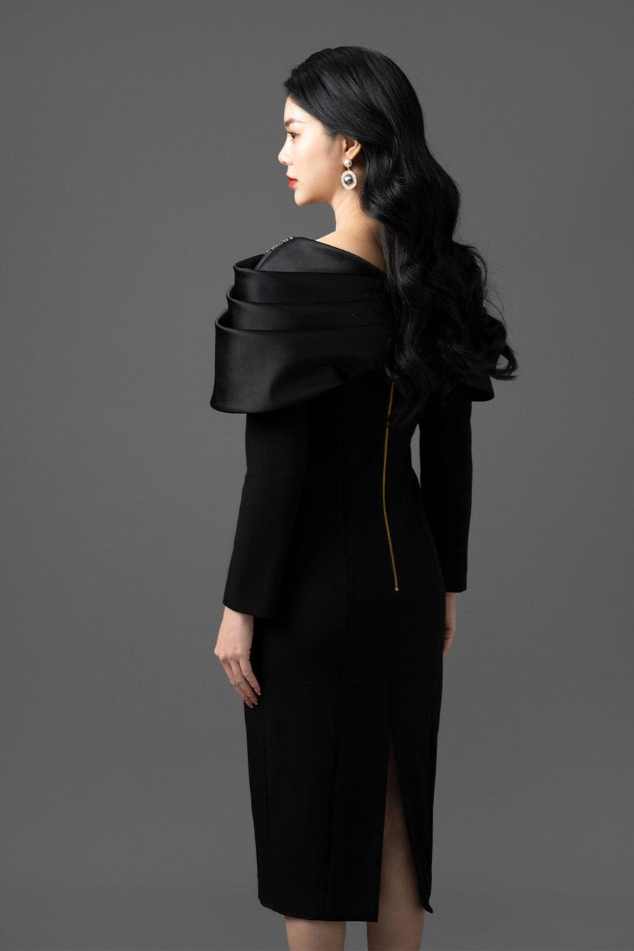 Hirona Sheath V-Neck Taffeta Midi Dress Midi Dress CHANCOS