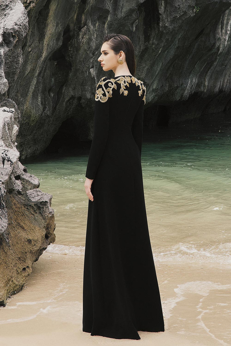 Sariah A-line Embroidered Crepe Floor Length Dress 4
