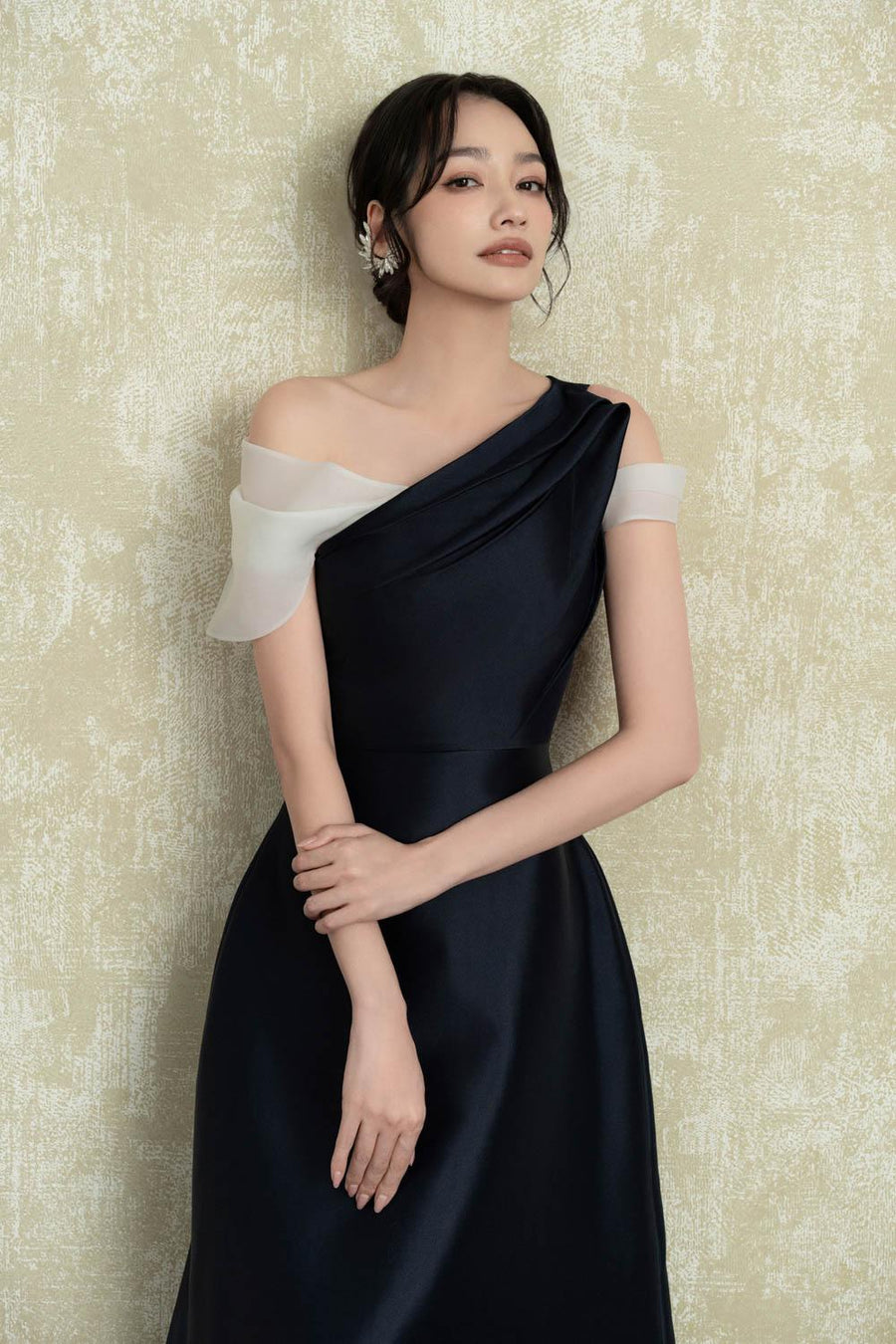 Maven A-line Cold Shoulder Sleeved Taffeta Midi Dress 3