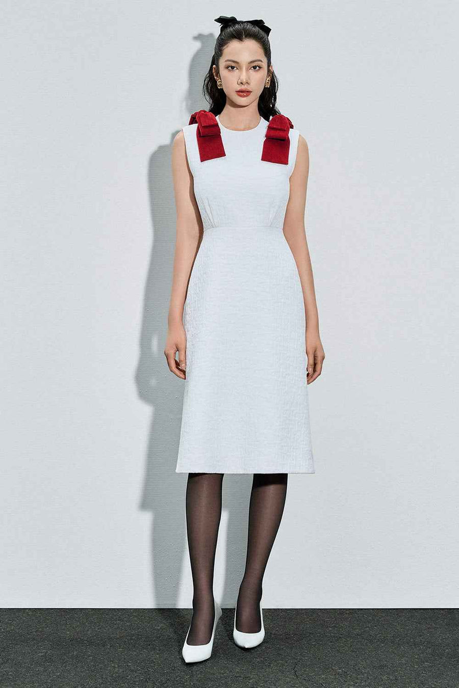 Clover Trumpet Bow Tie Quilted Fabric Midi Dress
