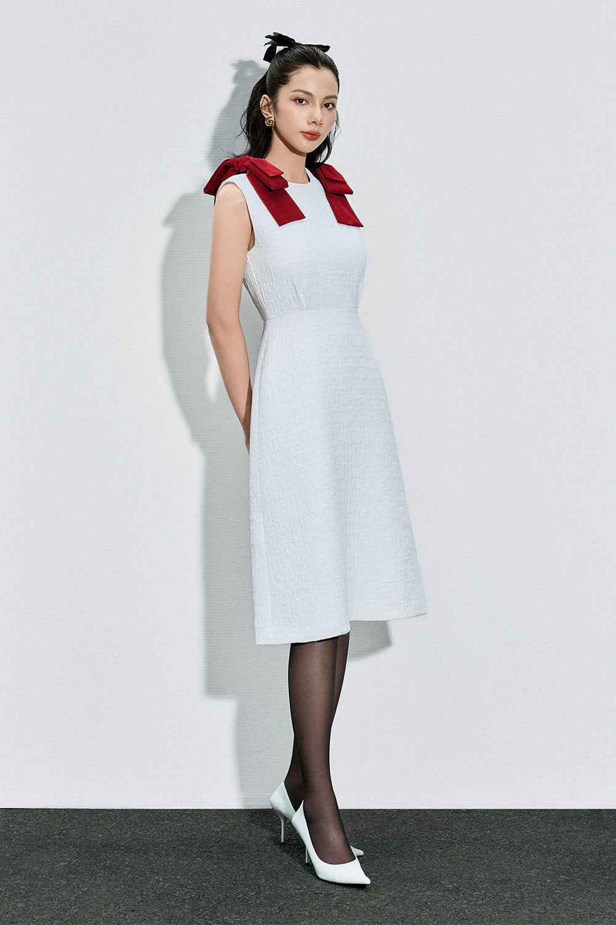 Clover Trumpet Bow Tie Quilted Fabric Midi Dress