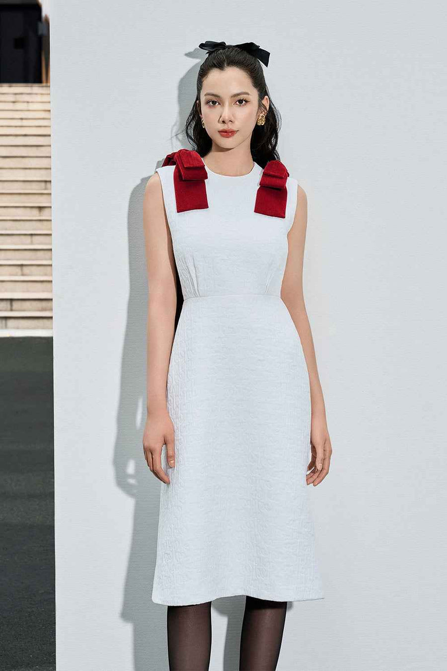 Clover Trumpet Bow Tie Quilted Fabric Midi Dress