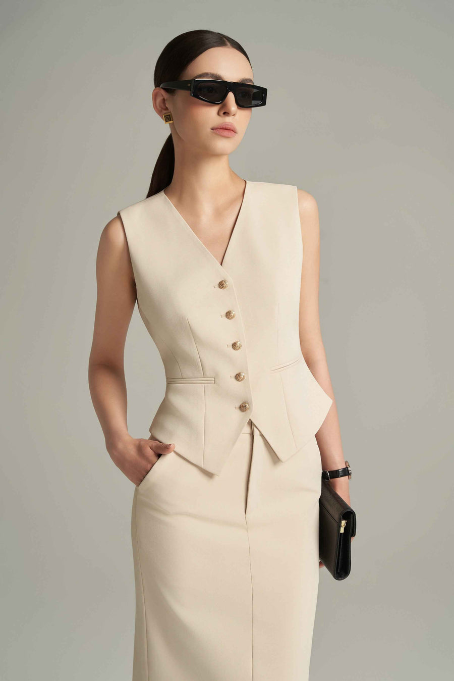 Donna Hourglass V-Neck Corduroy Vest