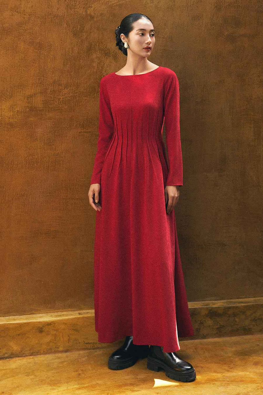 Kaliyah A-line Long Sleeved Spandex Velvet Midi Dress