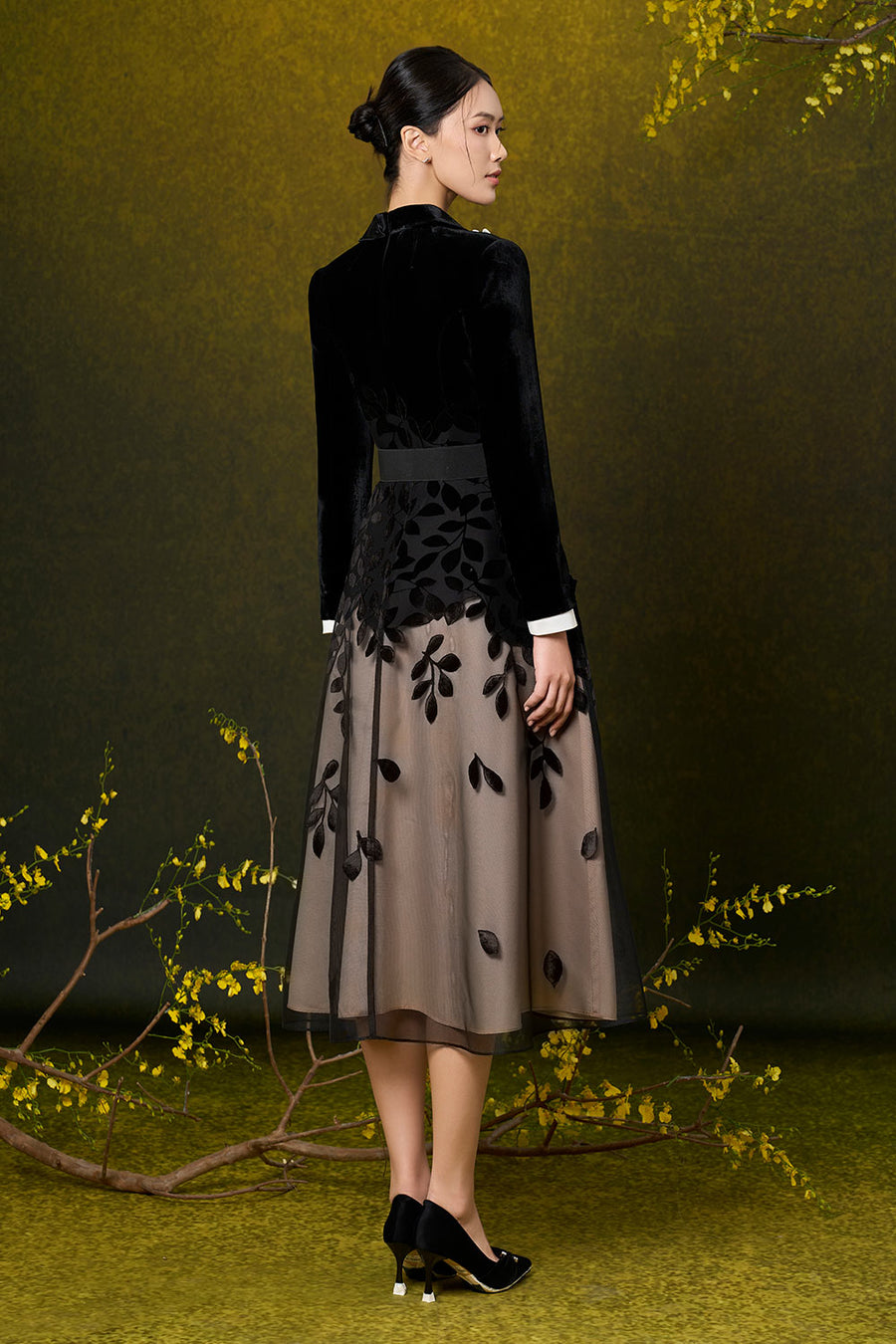 Zaniyah A-line V-Neck Velvet Midi Dress Midi Dress Rosee de Matin