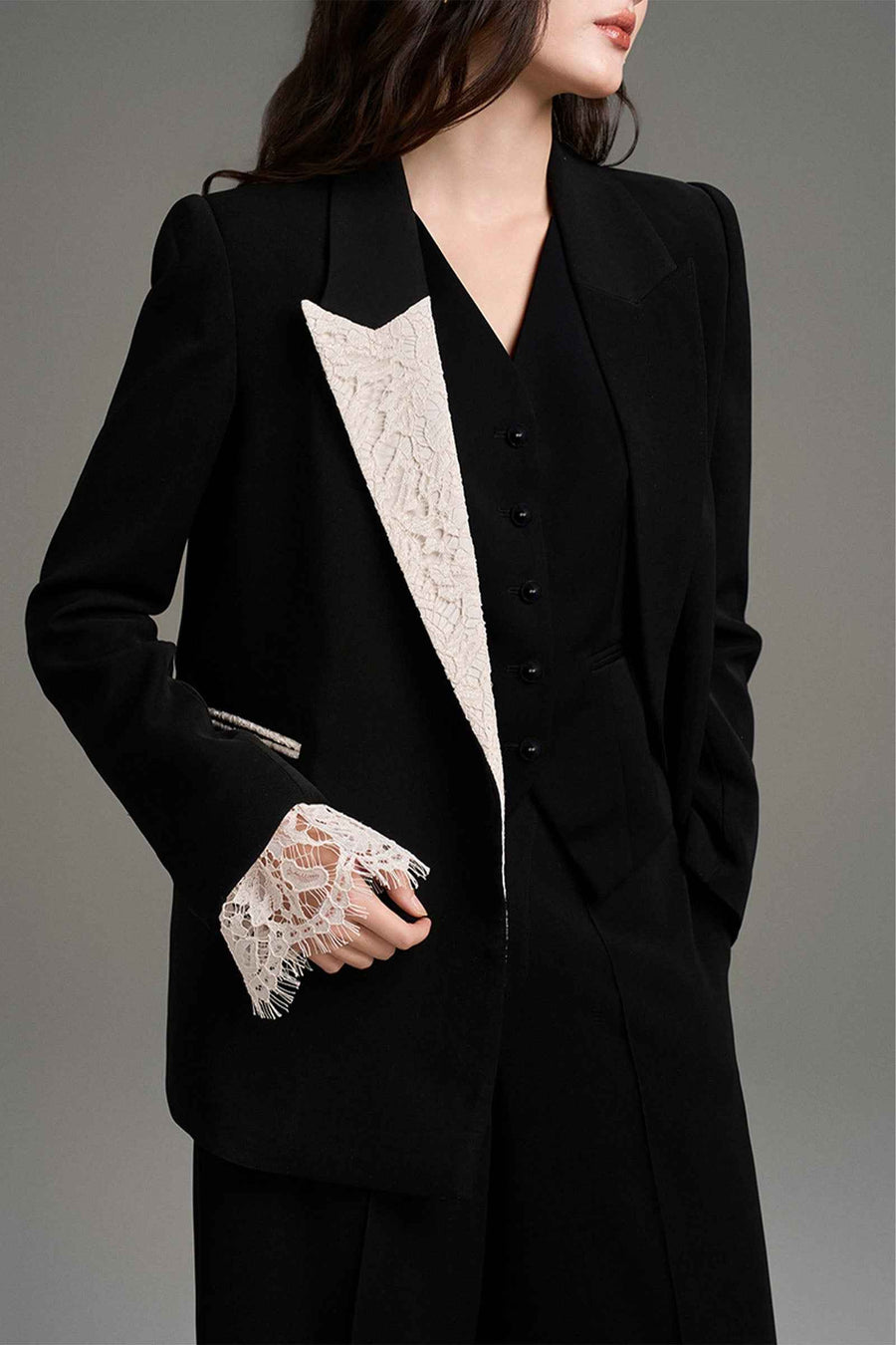 Virelle V-Neck Vest