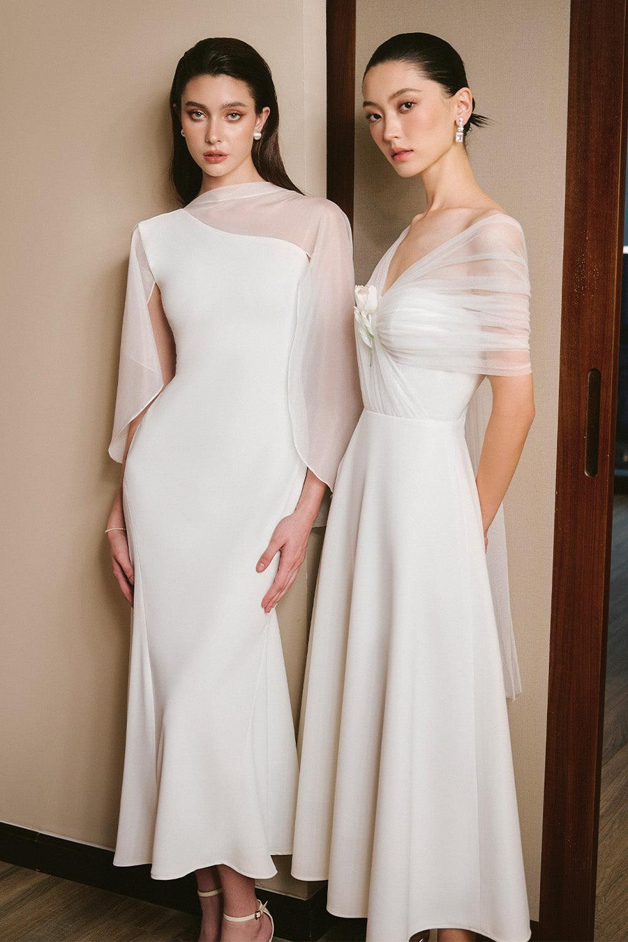 Abigail Trumpet Cape Sleeved Twill Midi Dress Midi Dress Larmes