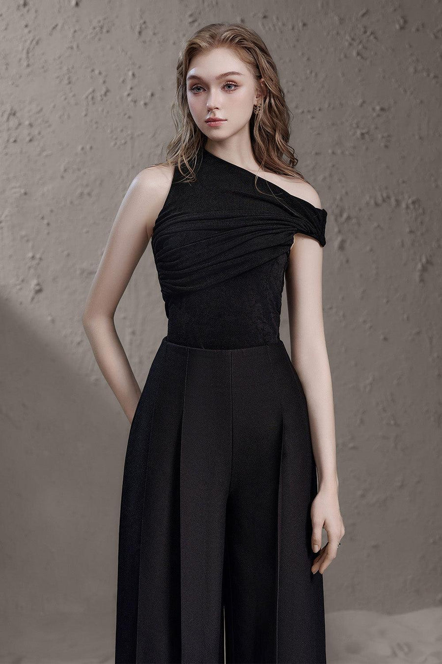 Amber Bodycon Asymmetric Sleeved Knitted Fabric Top Shirt Delicate