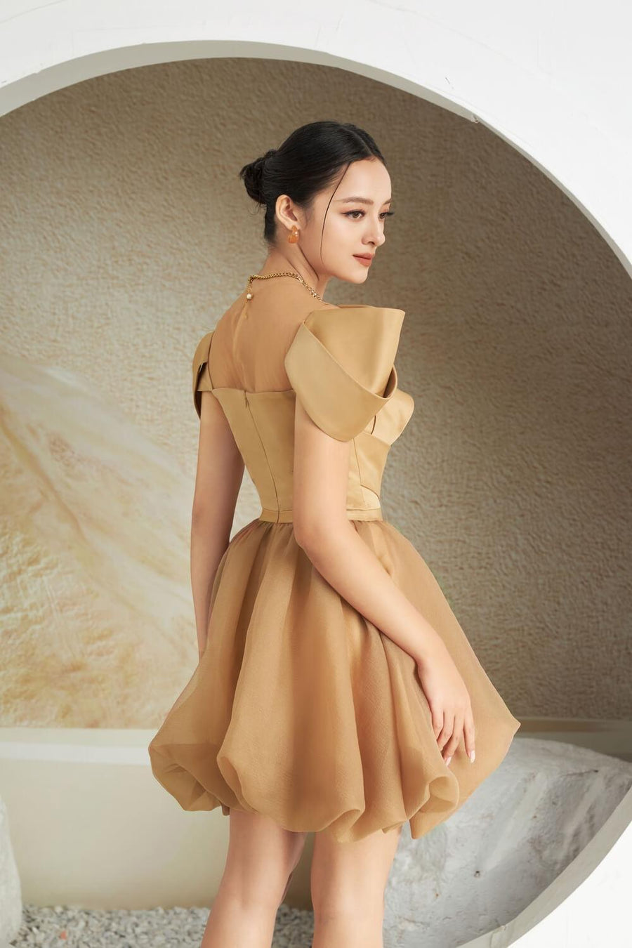 Bethe Fit and Flare Square Neck Organza Knee-length Dress 15