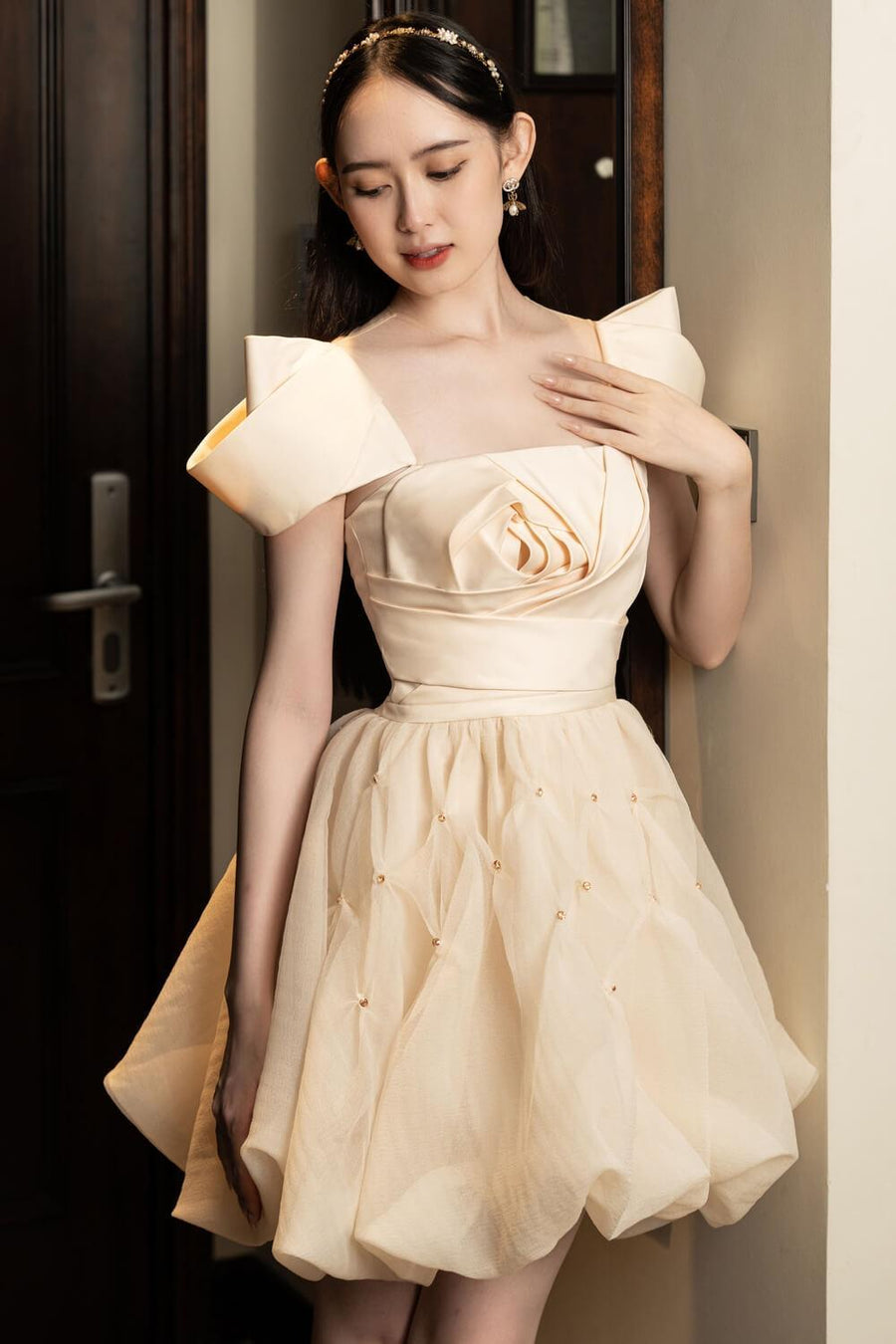 Bethe Fit and Flare Square Neck Organza Knee-length Dress 9