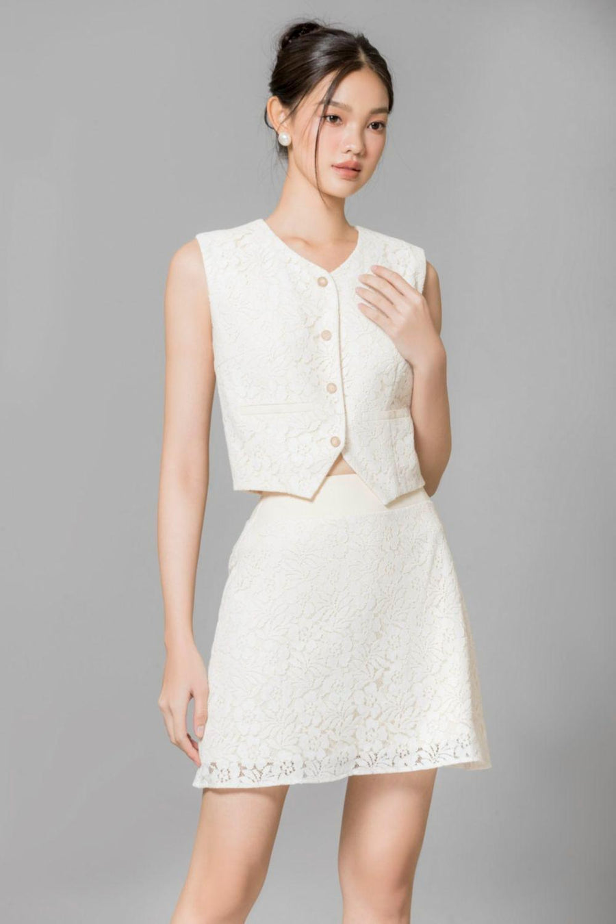 Billie Straight V-Neck Lace Top 4