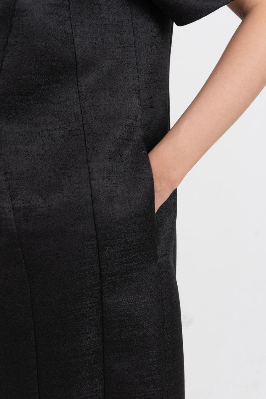 Celestia Cocoon Round Neck Taffeta Below The Knee Dress 13