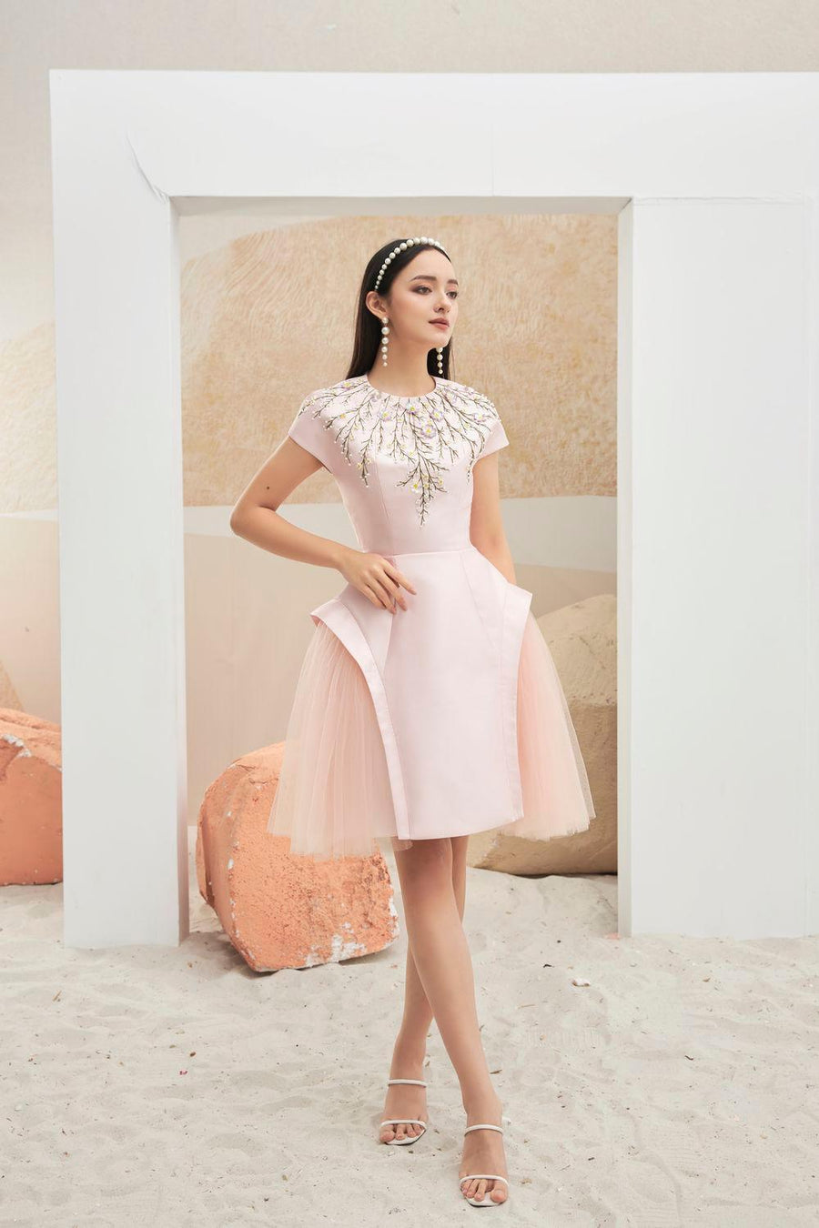 Cewe A-line Round Neck Mesh Taffeta Knee-length Dress 10