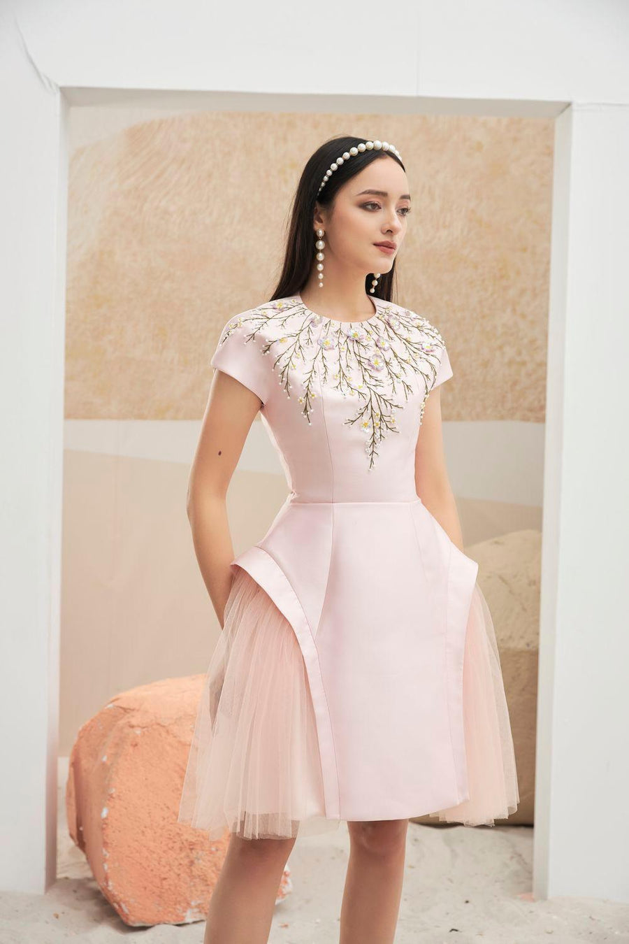 Cewe A-line Round Neck Mesh Taffeta Knee-length Dress 9