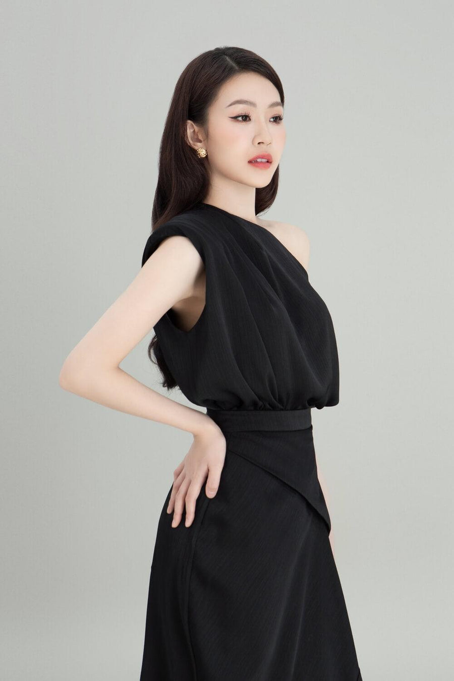Charles Asymmetric Shoulder Top Shirt Darling Diva