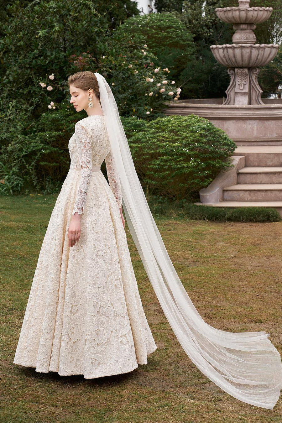 Cisneros Ball Gown Round Neck Silk Lace Floor Length Dress Gown Dress I.H.F Atelier