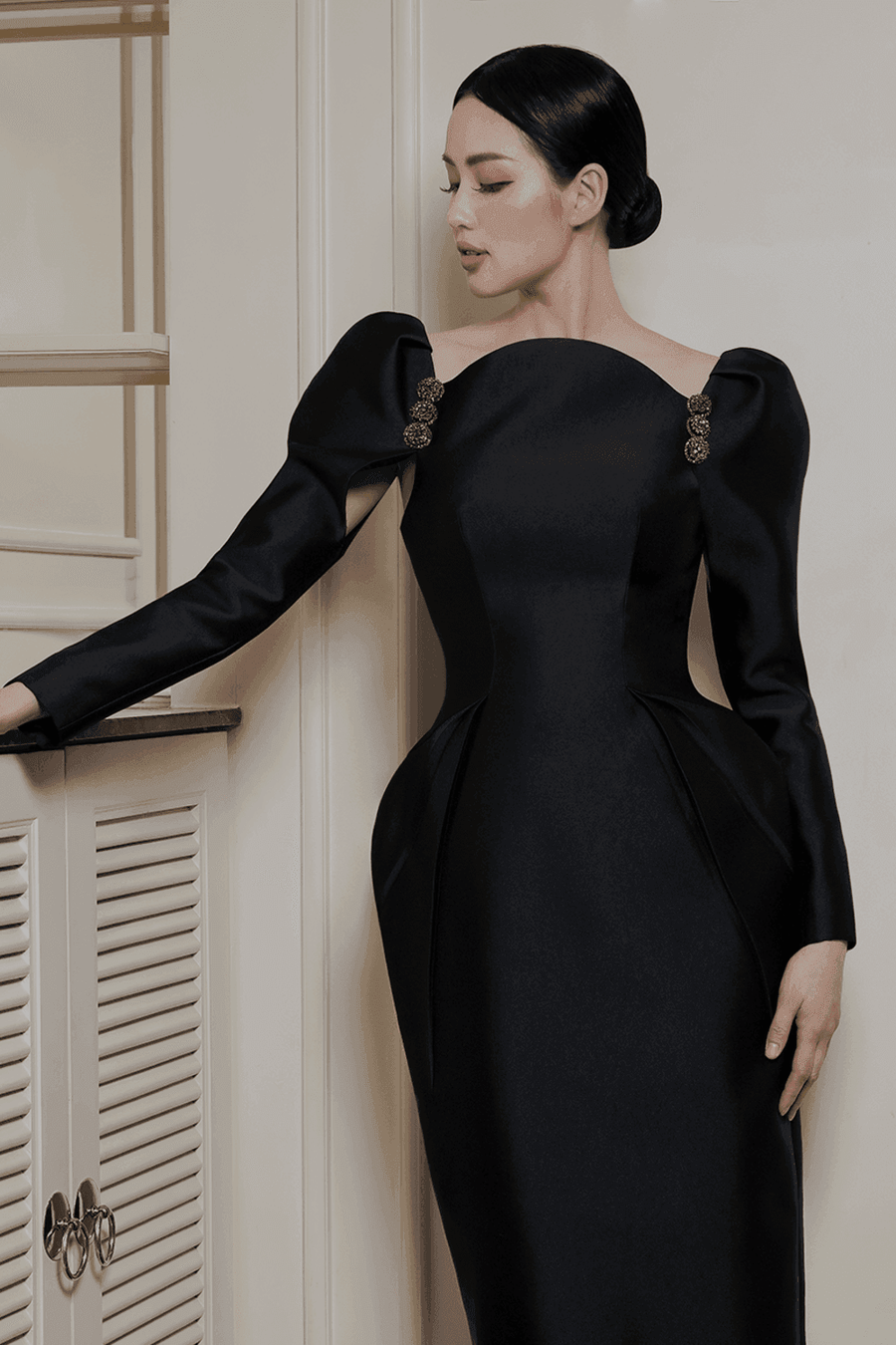 Cleopatra Pegged Long Sleeved Taffeta Midi Dress 6