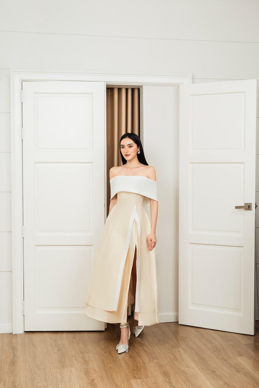 Dakota Slit Off-Shoulder Taffeta Midi Dress Midi Dress Larmes