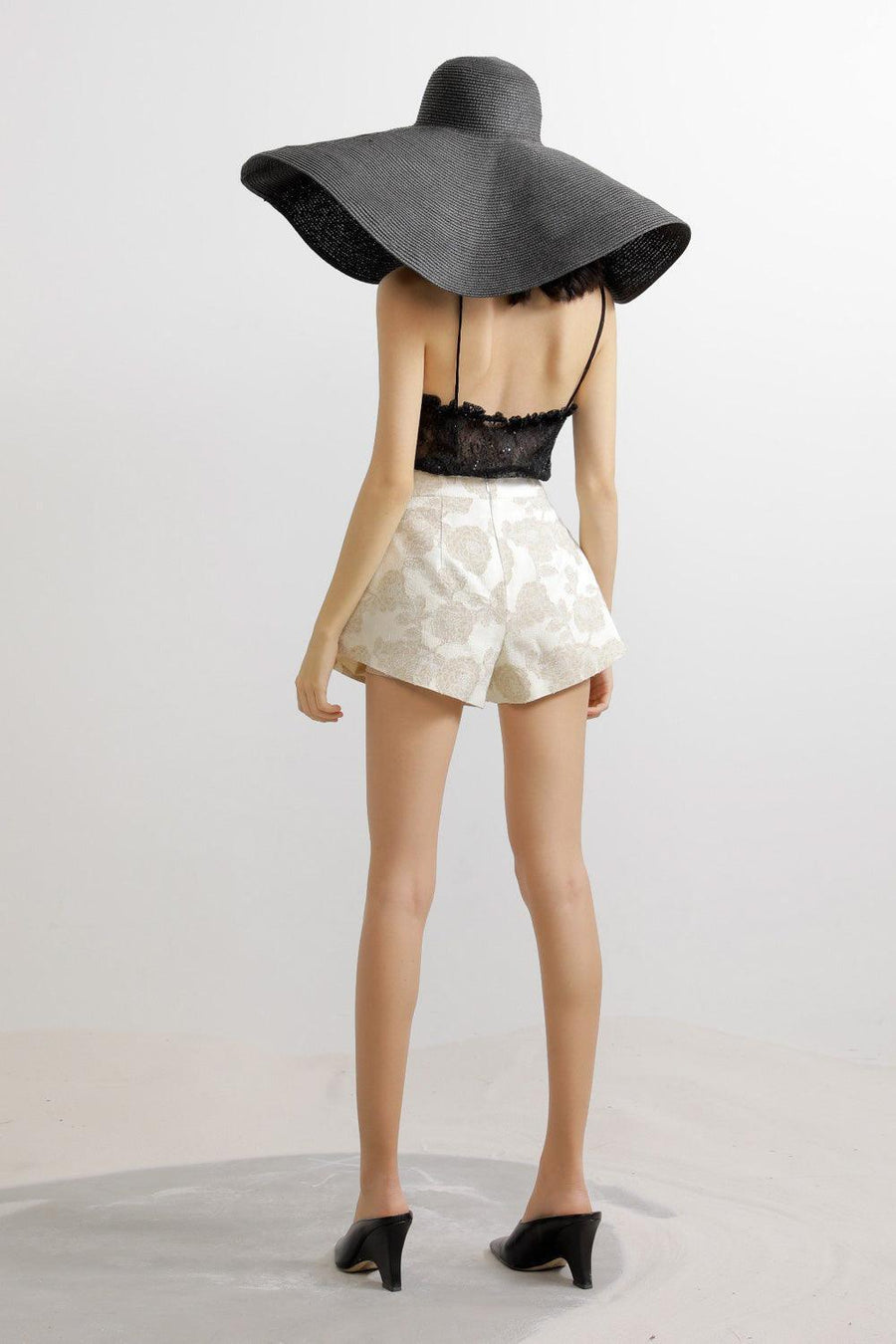 Damask Straight Semi-Heart Neck Lace Top Sleeveless Top LASSY
