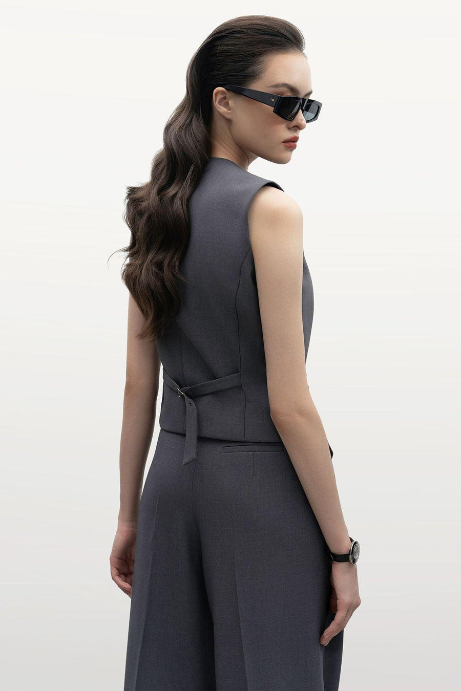 Donna Hourglass V-Neck Corduroy Vest 24