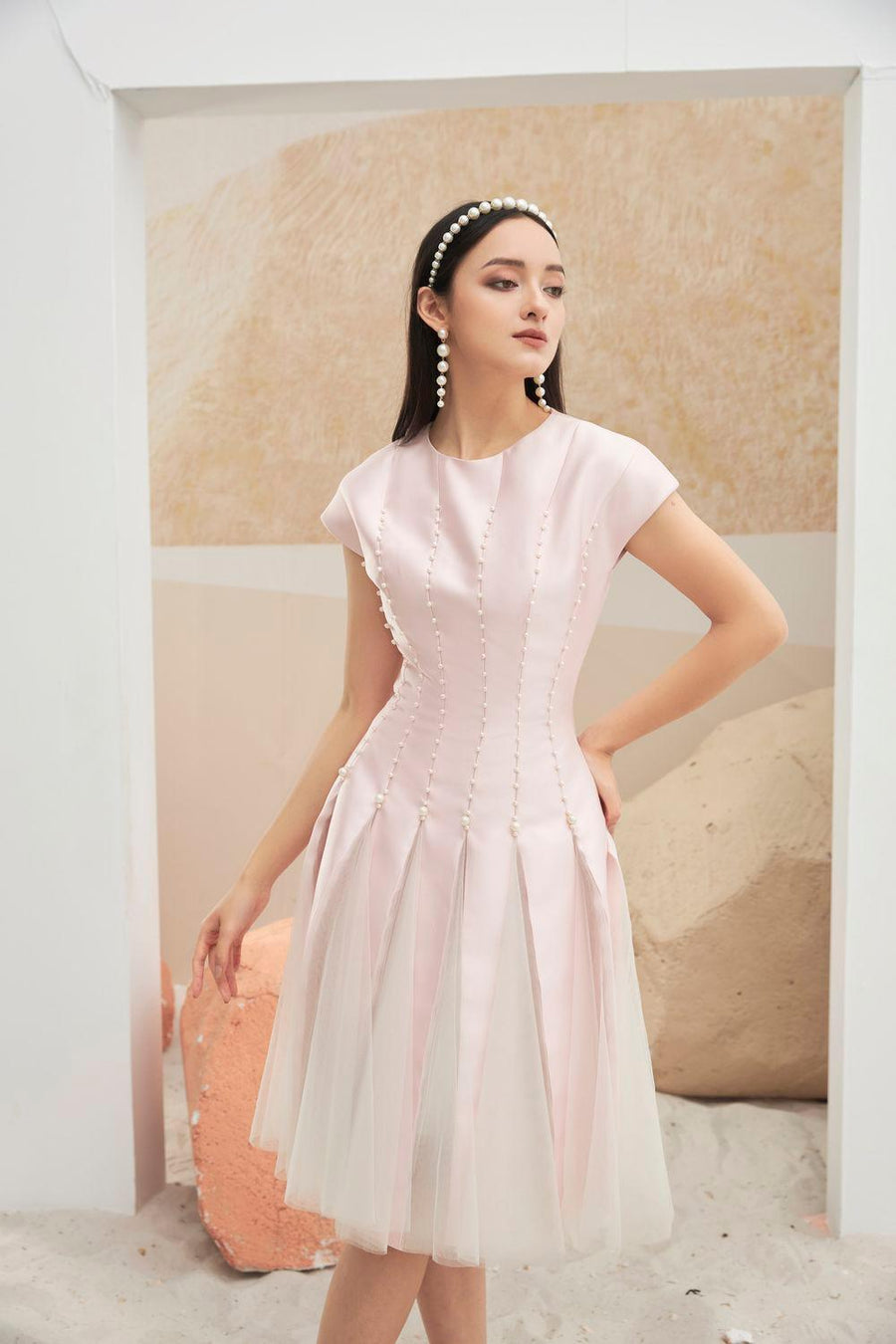 Dragg A-line Cap Sleeved Mesh Taffeta Knee-length Dress 9
