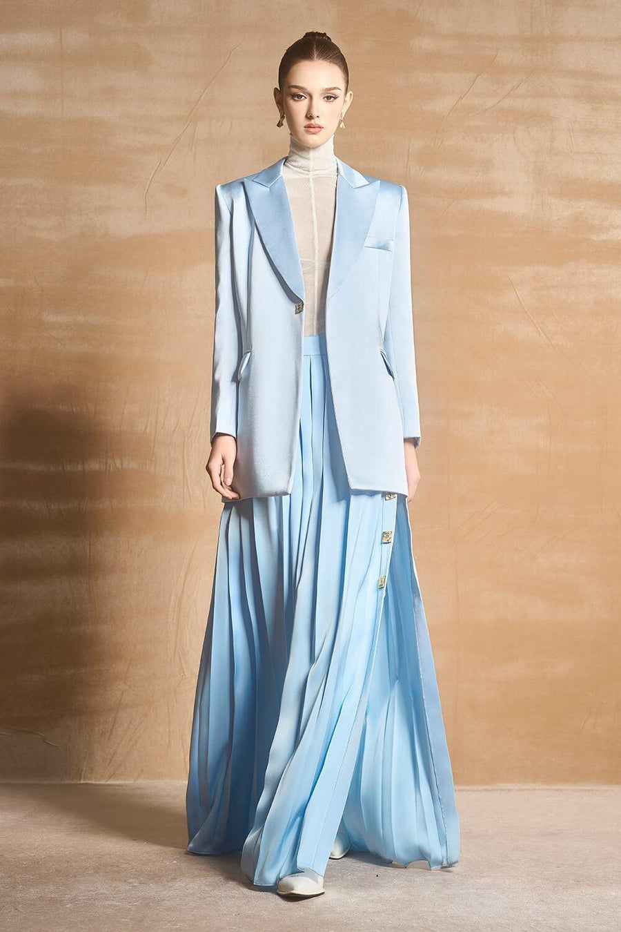 Elfeda Straight Long Sleeved Satin Blazer Blazer Maison des Copains