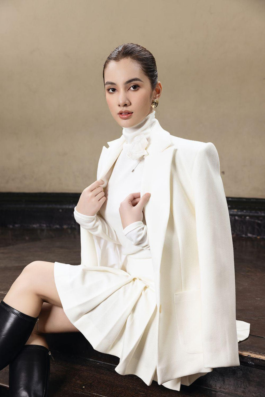Eloise Straight Notch Lapel Wool Blazer 2