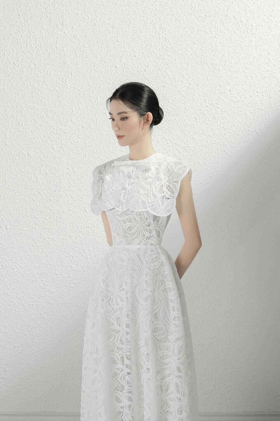 Enora A-line Round Neck Lace Midi Dress