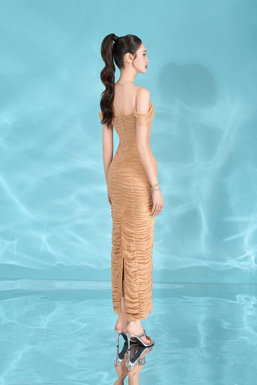 Evelyn Bodycon Cold Shoulder Sleeved Spandex Midi Dress Midi Dress Calista de Minh Thanh