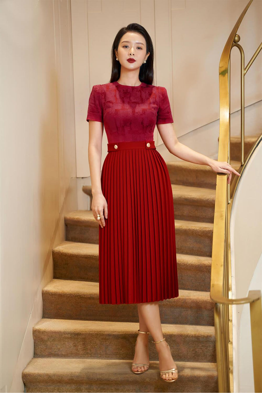 Gabriella Pleated Round Neck Punto Midi Dress 10