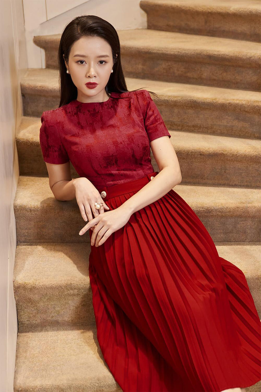 Gabriella Pleated Round Neck Punto Midi Dress 12