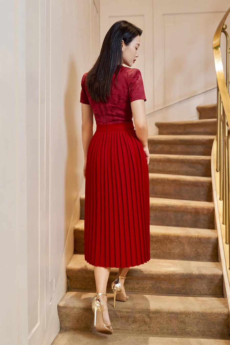 Gabriella Pleated Round Neck Punto Midi Dress 13