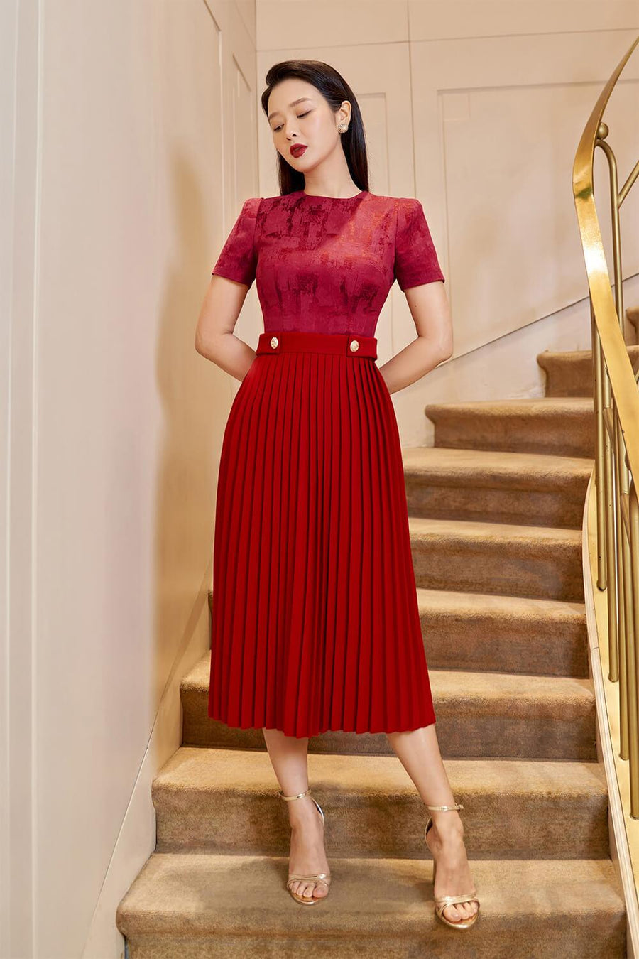 Gabriella Pleated Round Neck Punto Midi Dress 14