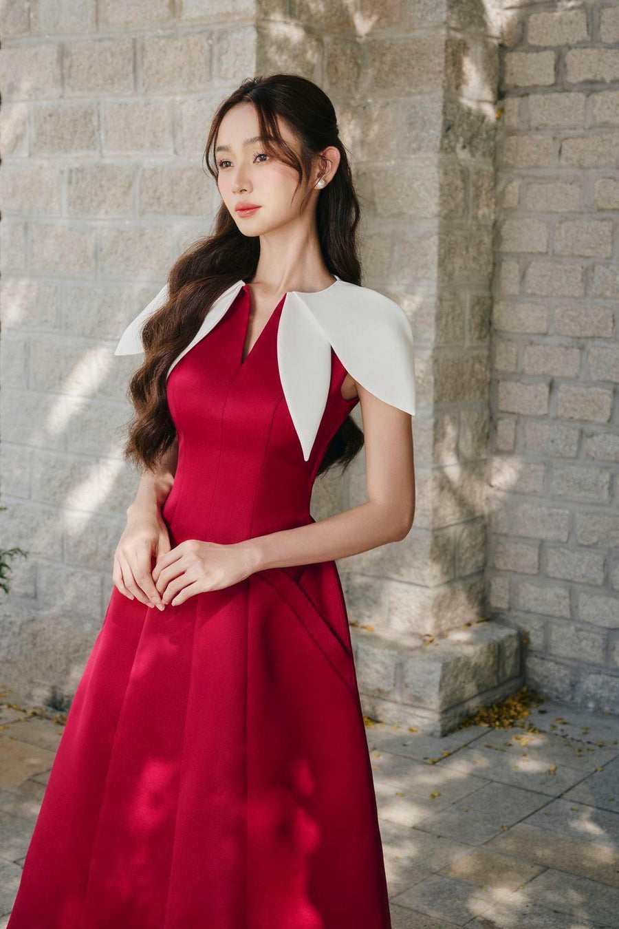 Hadid A-line V-Neck Silk Satin Midi Dress Midi Dress Larmes