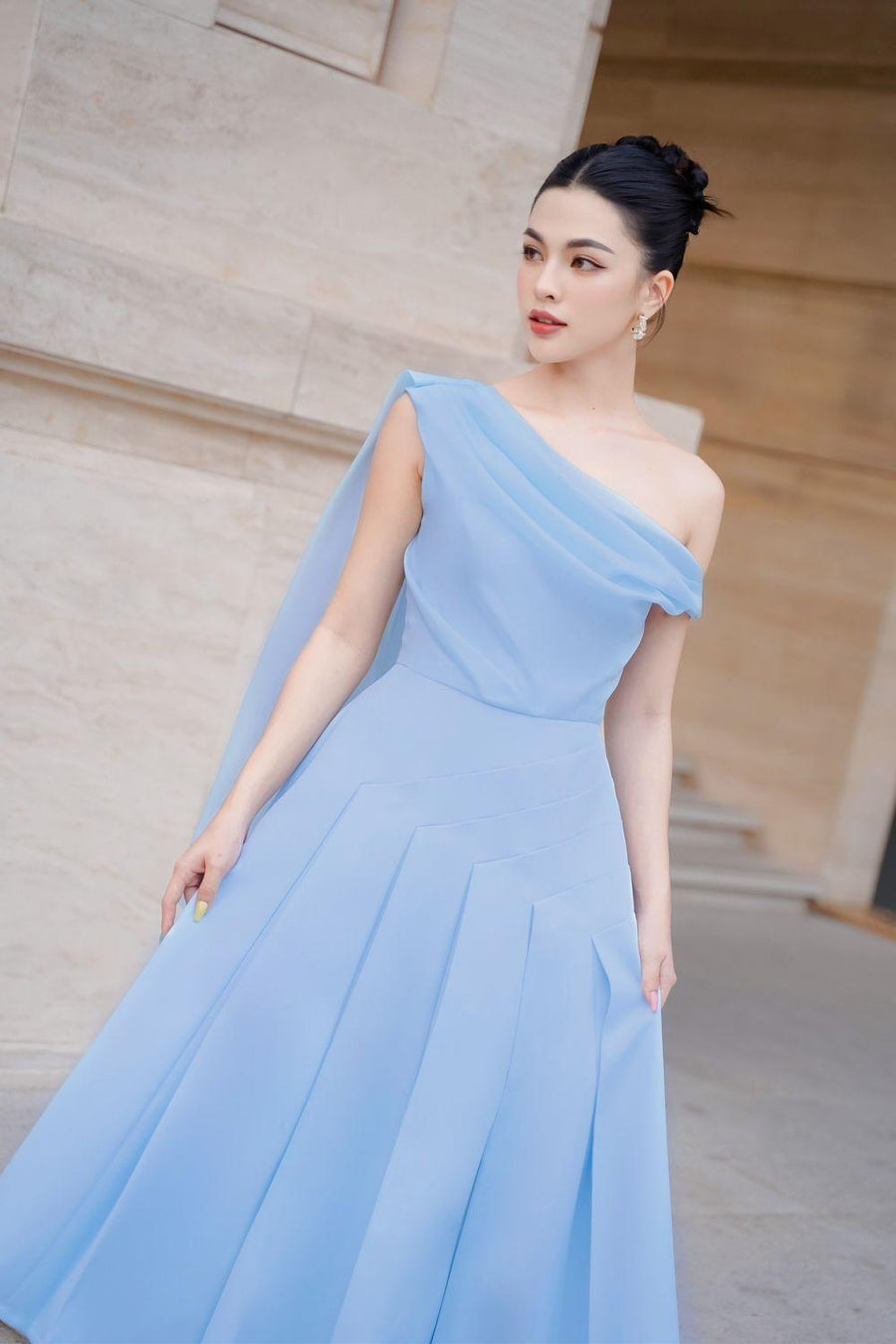 Hazel Pleated Asymmetric Sleeved Organza Voile Midi Dress Midi Dress Larmes
