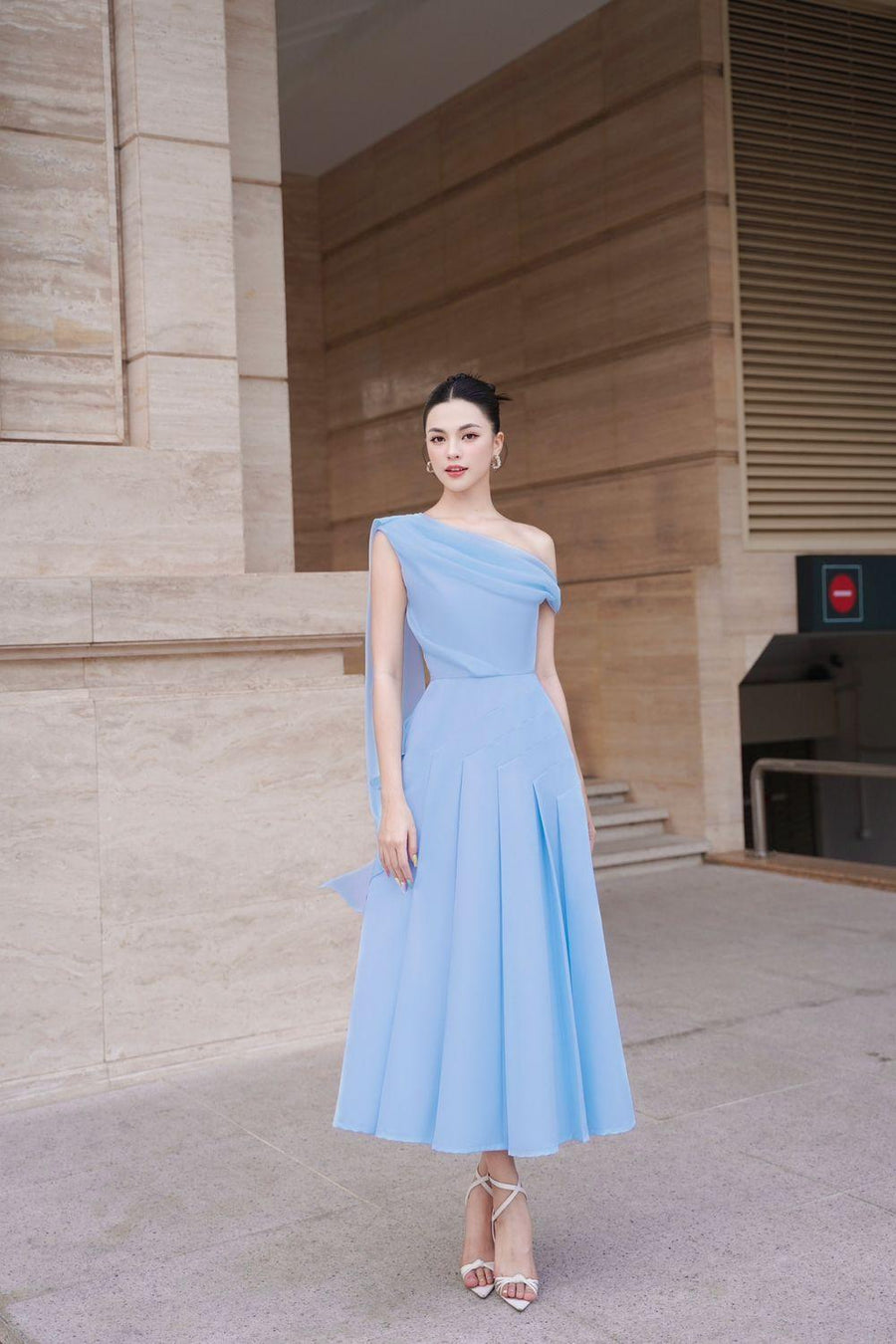 Hazel Pleated Asymmetric Sleeved Organza Voile Midi Dress Midi Dress Larmes
