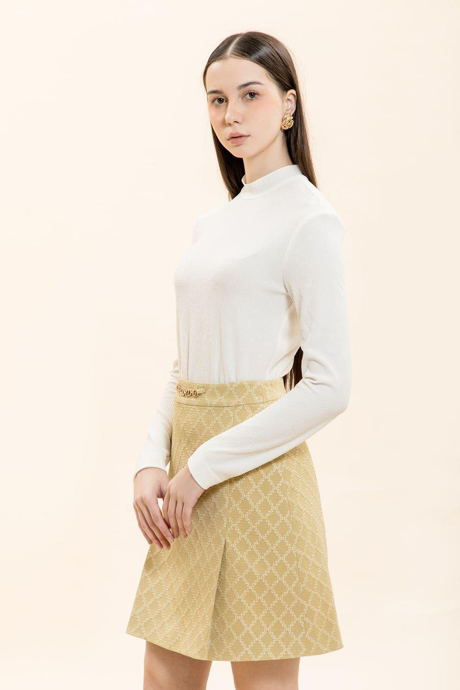 Hazel Straight Long Sleeved Knitted Fabric Top 2