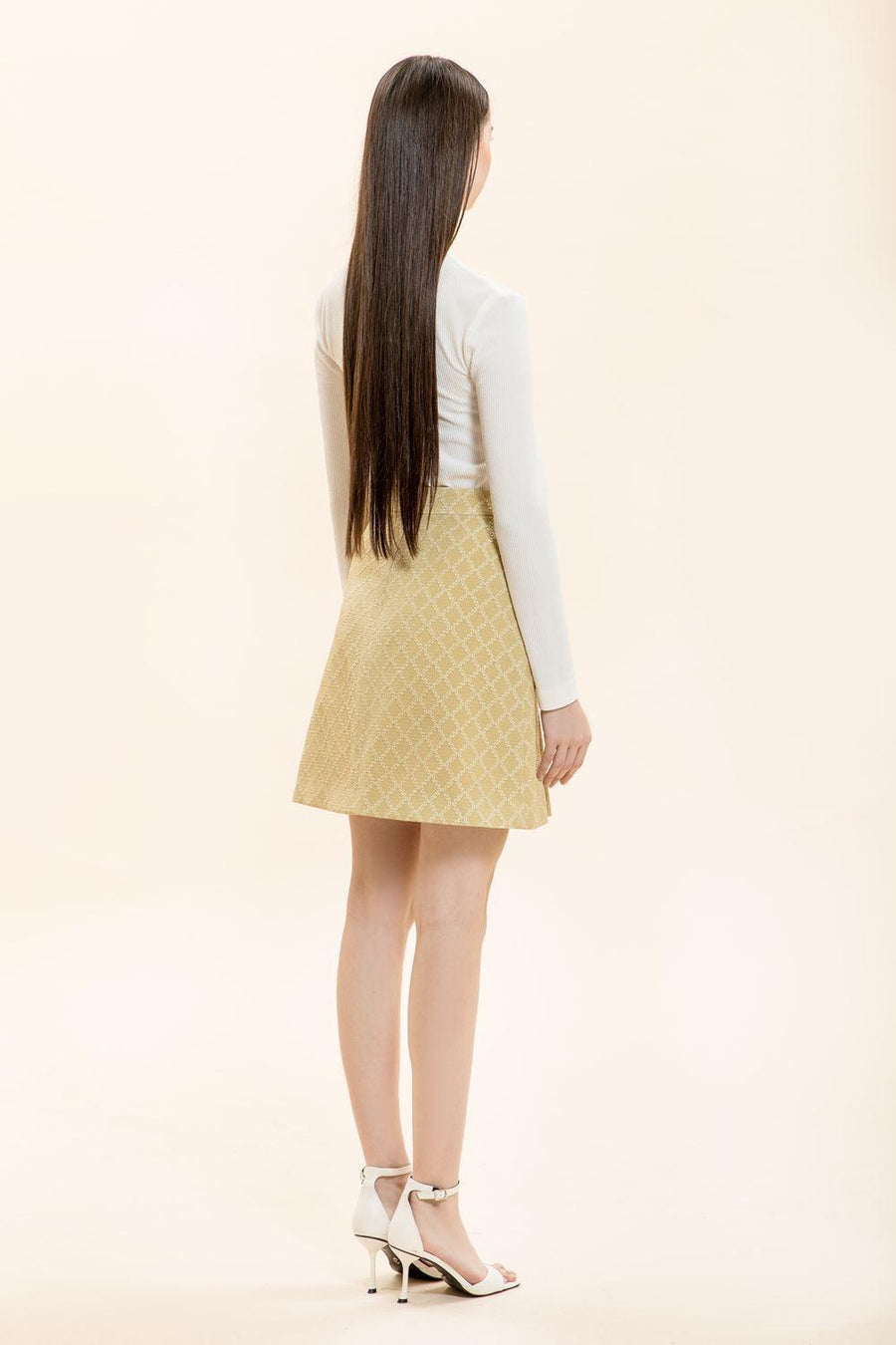 Hazel Straight Long Sleeved Knitted Fabric Top 3