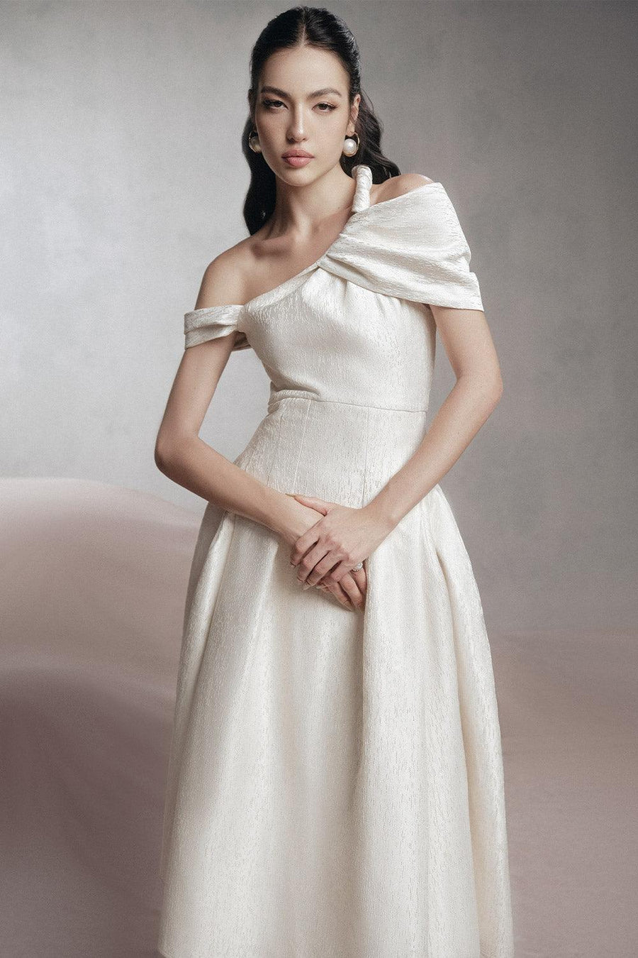Jacqueline Fit and Flare Asymmetric Sleeved Taffeta Midi Dress Midi Dress LaLING