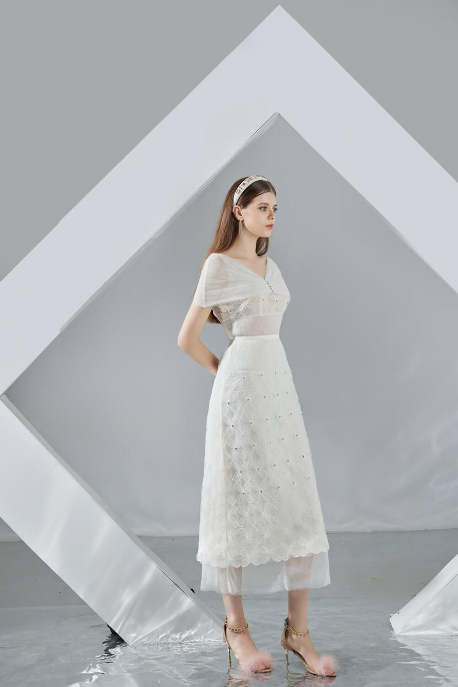 Kenna Straight Cape Sleeved Organza Midi Dress 4