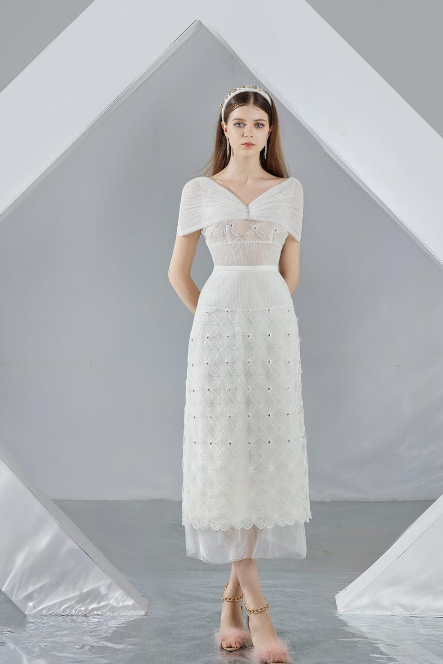 Kenna Straight Cape Sleeved Organza Midi Dress 5