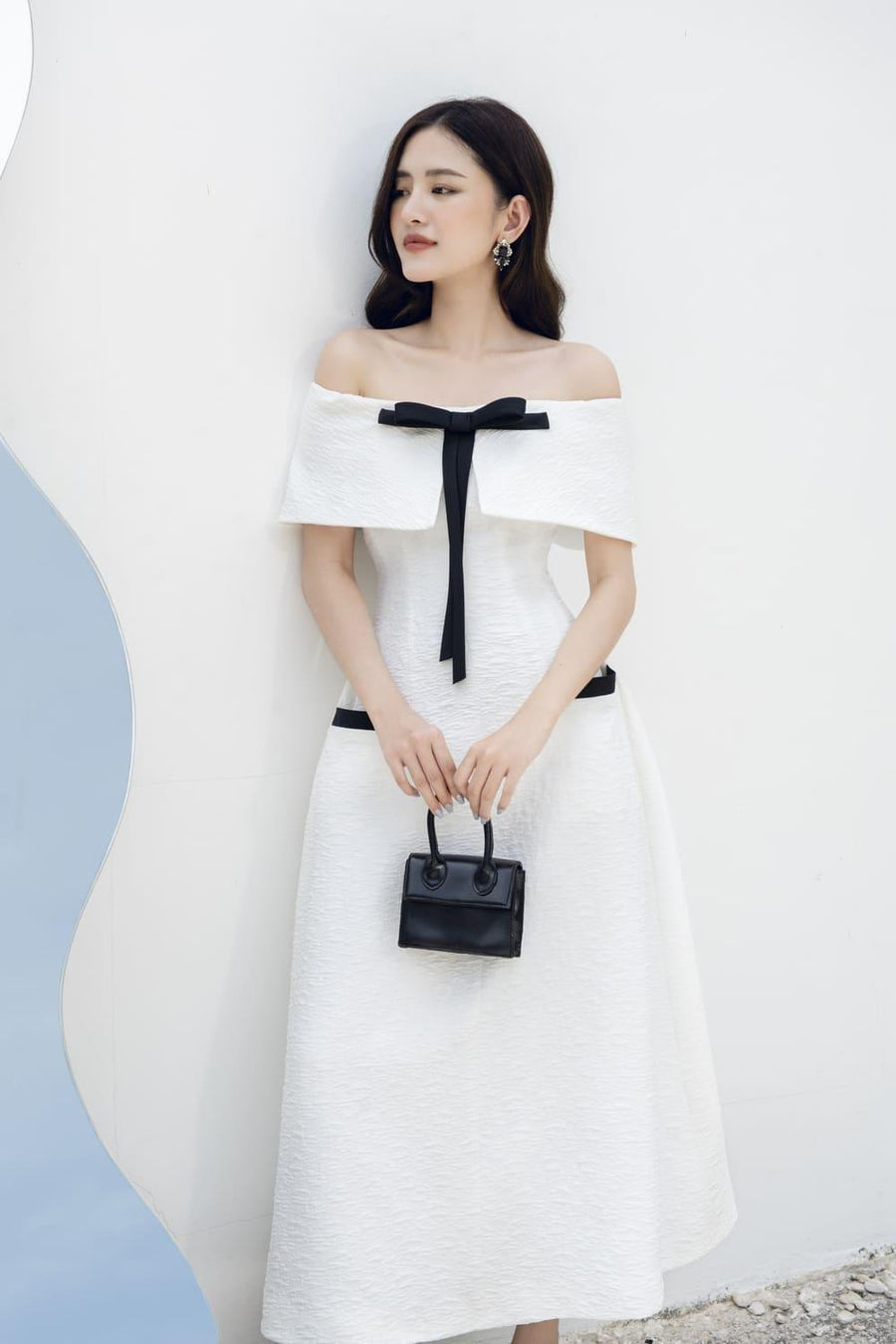 Ladda A-line Off-Shoulder Ribbed Scuba Midi Dress Midi Dress Larmes